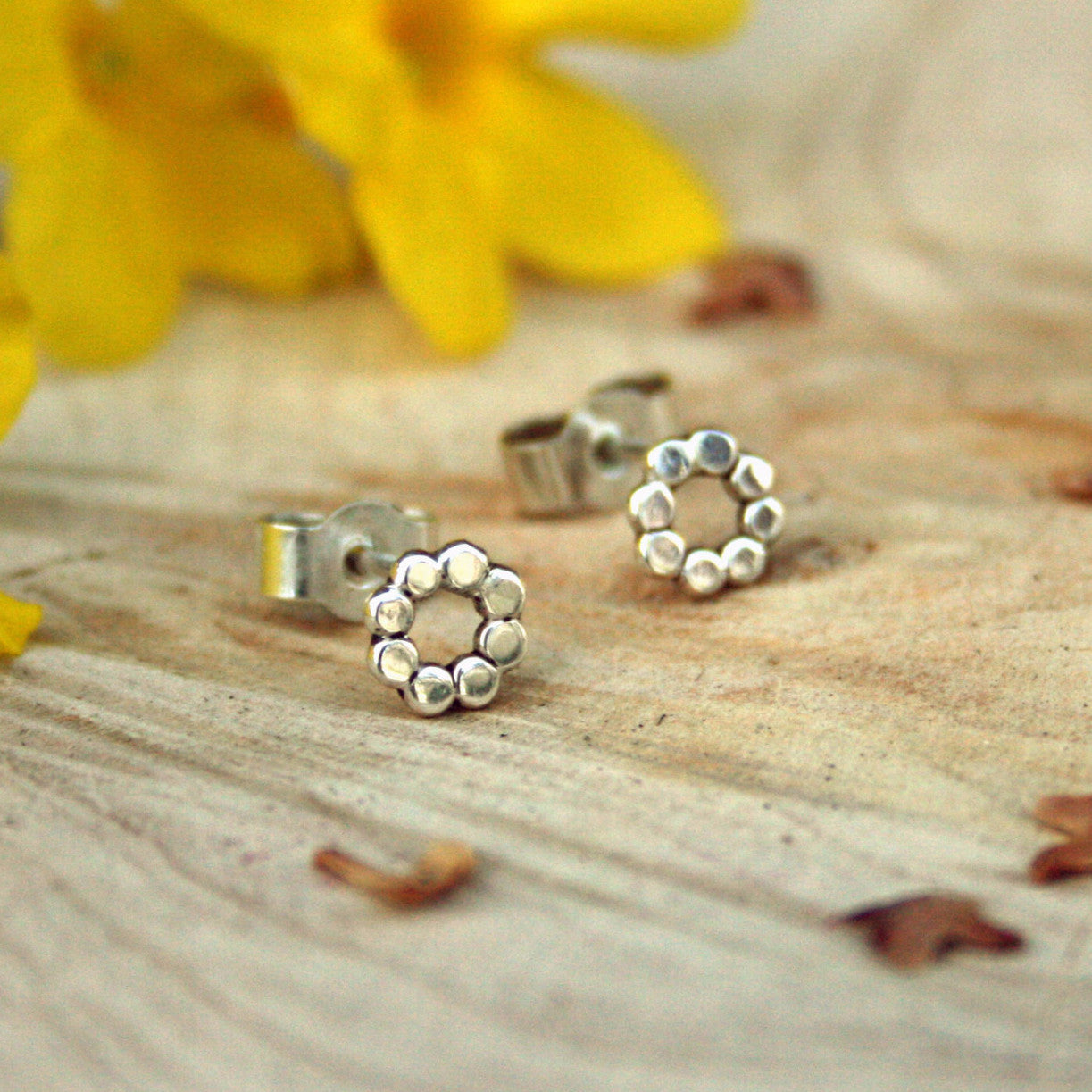 Silver Flower Stud Earrings - Curious Magpie Jewellery - 1