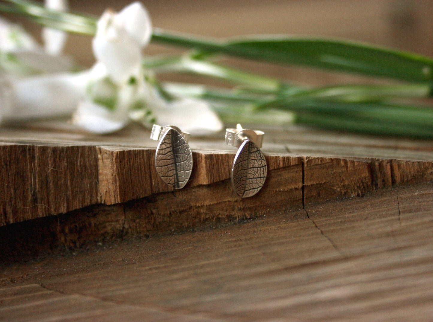 Silver Leaf Stud Earrings - Curious Magpie Jewellery - 4
